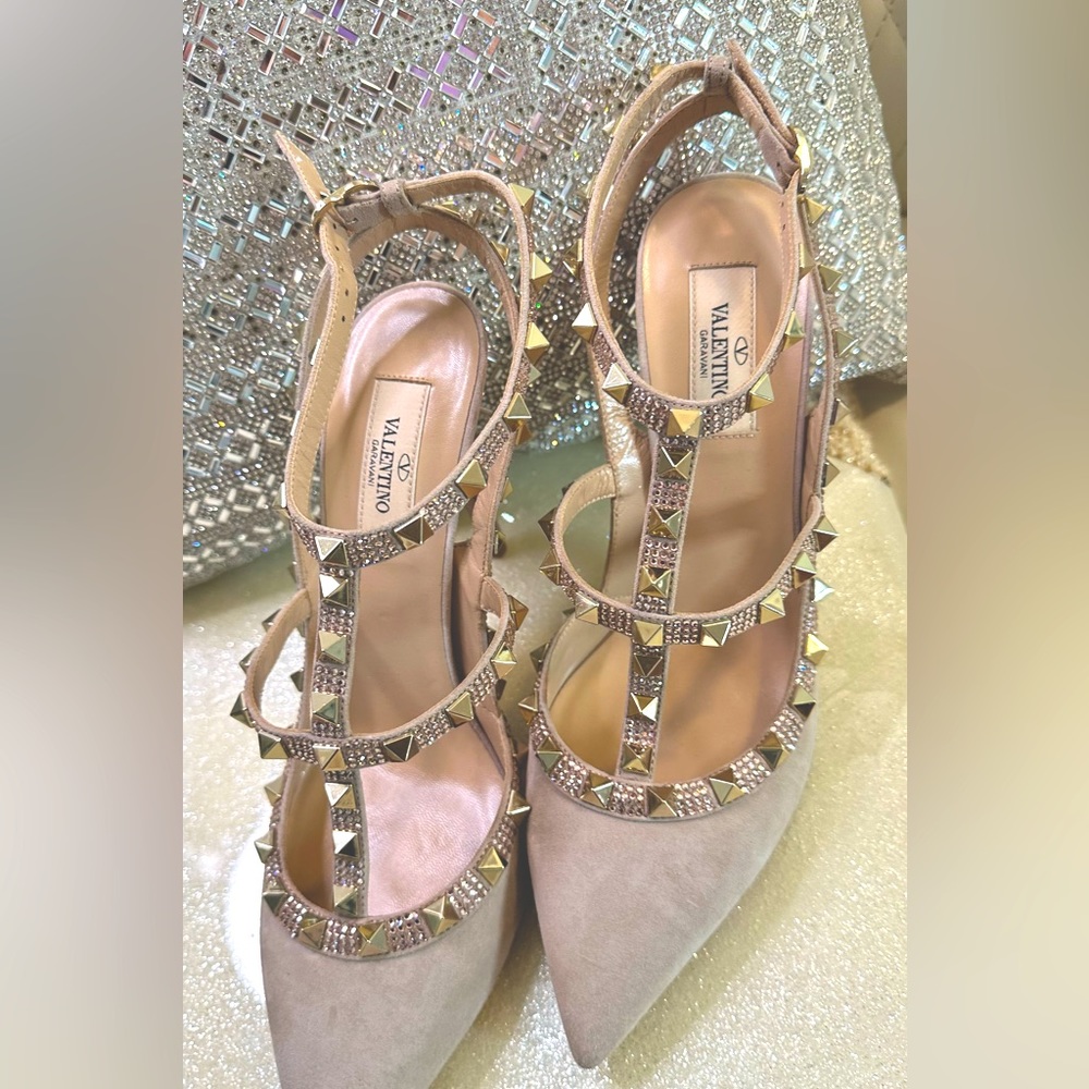 COPY - These are absolutely gorgeous, suede leather.